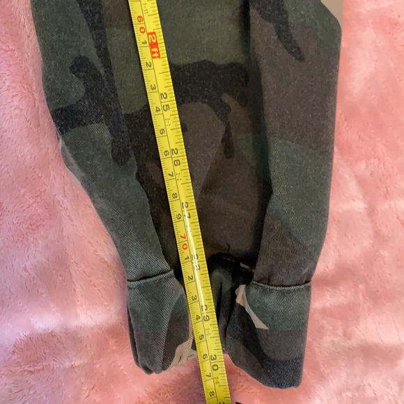 Camo cargo pants 💚🤎🖤 - Picture 6 of 9